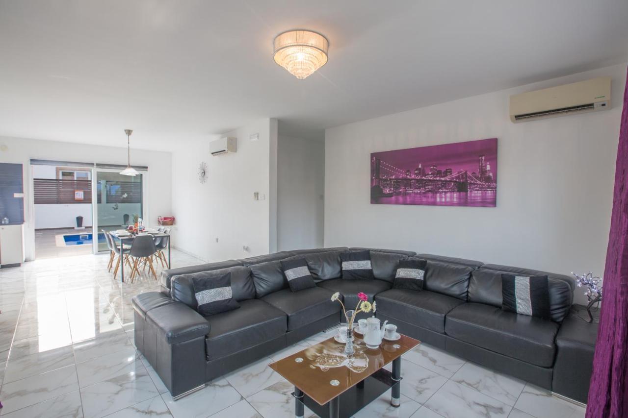 Broadway Villas 普罗塔拉斯 外观 照片