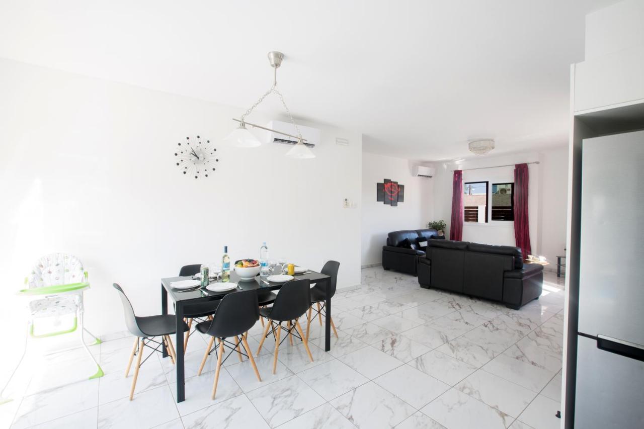 Broadway Villas 普罗塔拉斯 外观 照片