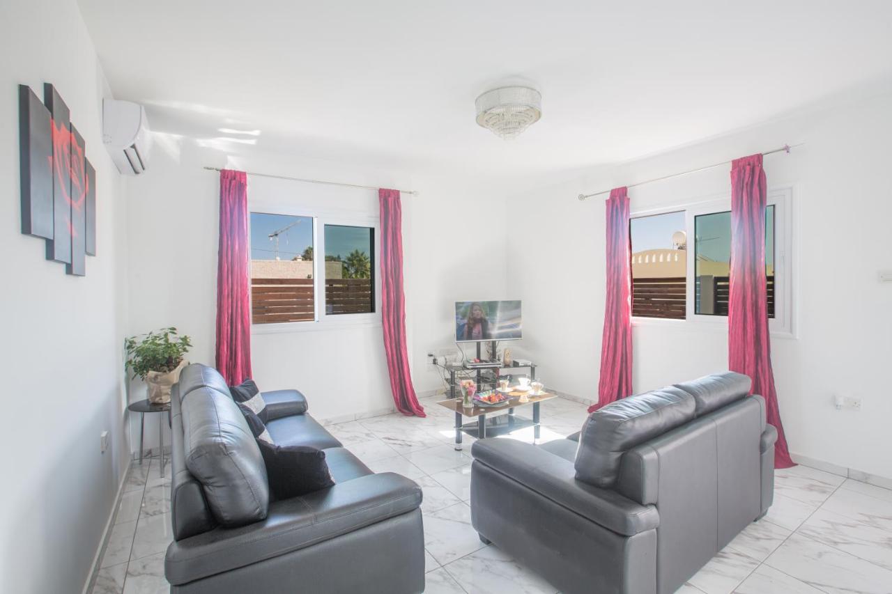 Broadway Villas 普罗塔拉斯 外观 照片