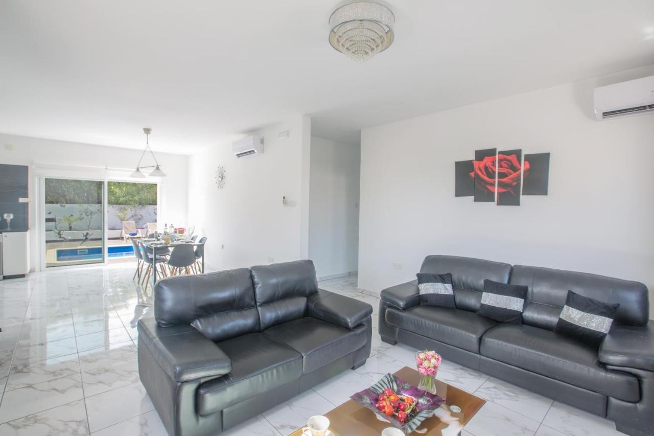 Broadway Villas 普罗塔拉斯 外观 照片
