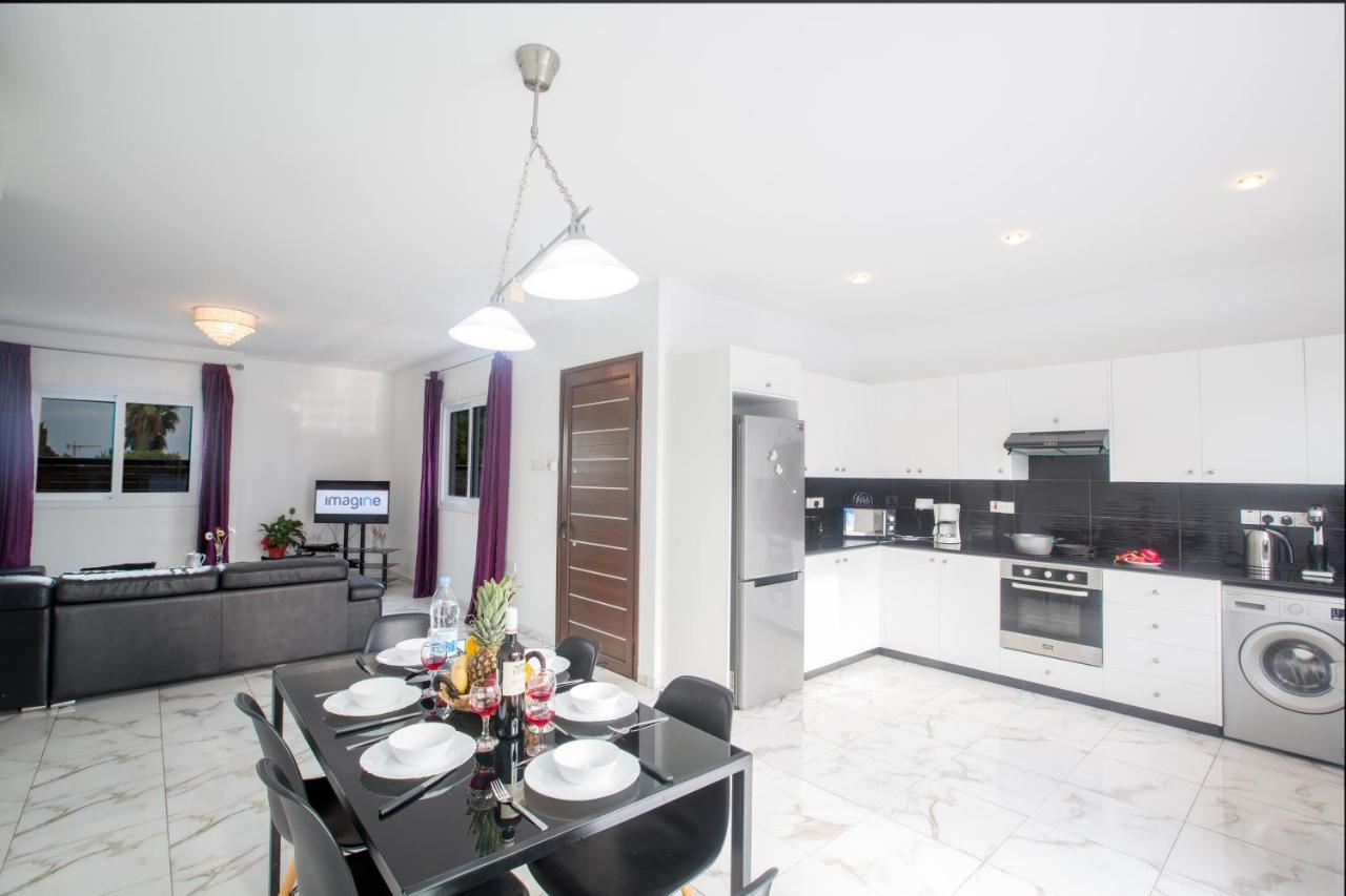 Broadway Villas 普罗塔拉斯 外观 照片