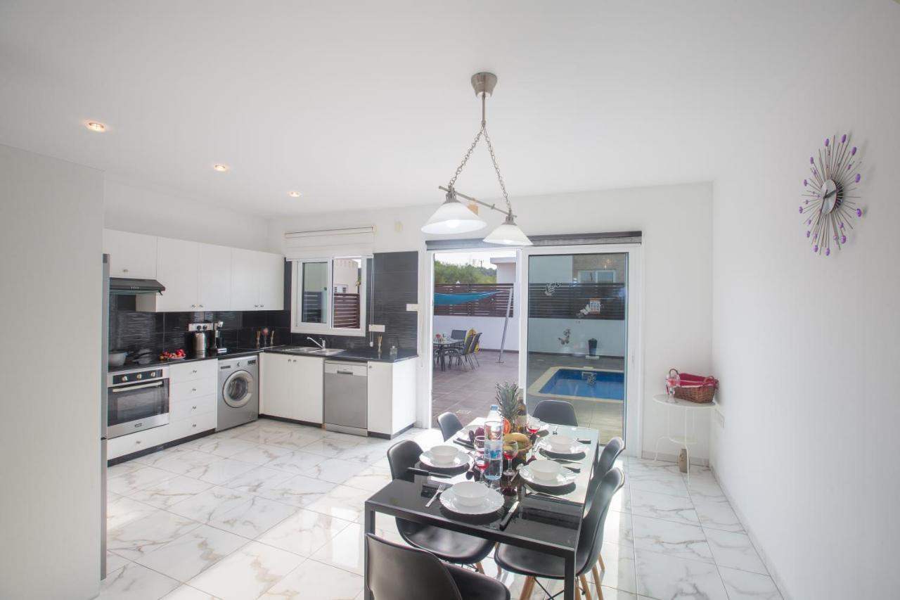 Broadway Villas 普罗塔拉斯 外观 照片