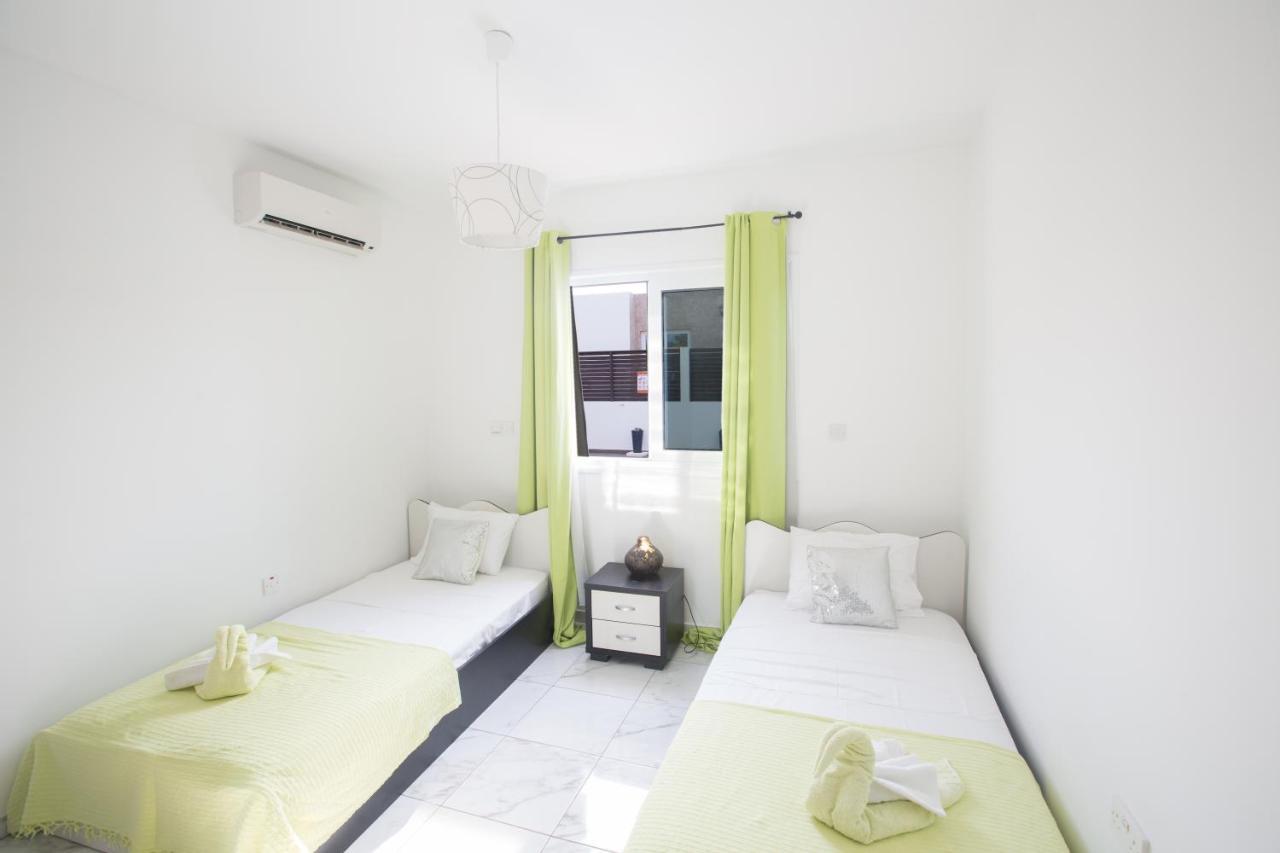 Broadway Villas 普罗塔拉斯 外观 照片