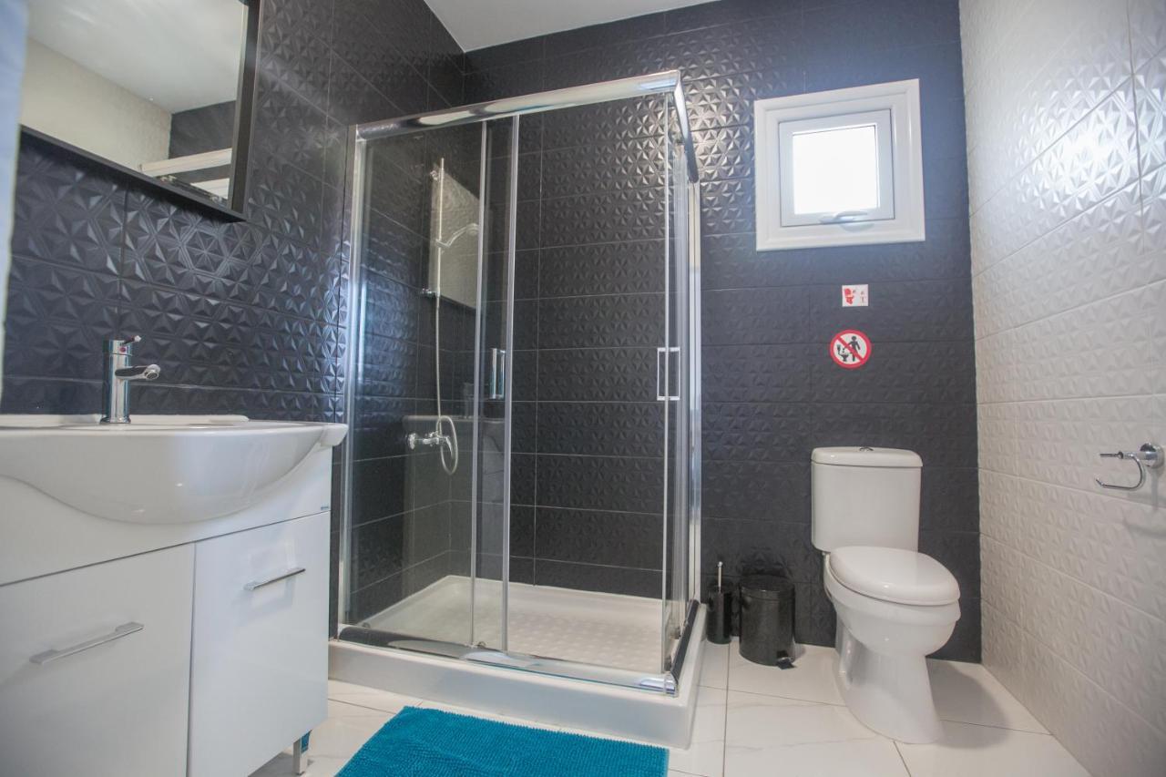 Broadway Villas 普罗塔拉斯 外观 照片